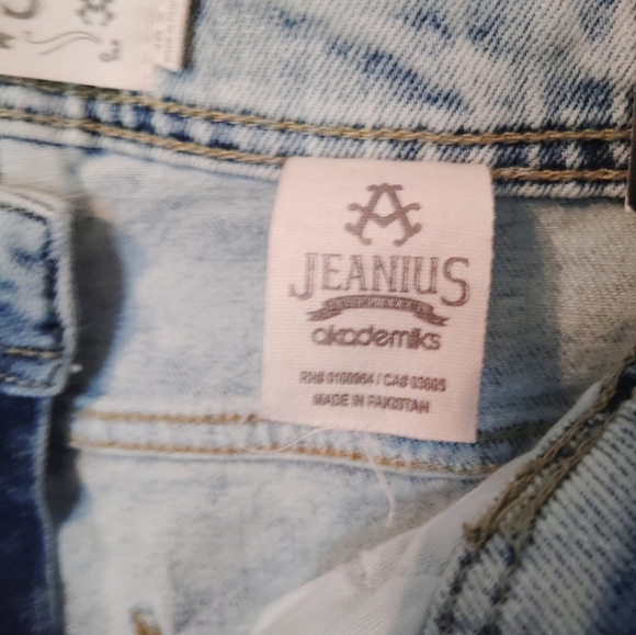Akademiks Jeanius Denim Distressed Jeans size 36X30 - Picture 13 of 16
